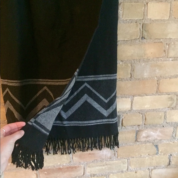 Boho wool skirt with geo print & fringe - Picture 2 of 4